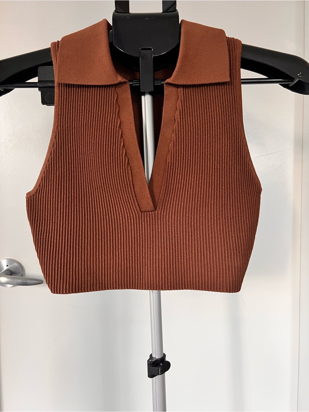 Babaton Rust Brown Ribbed Collared V-Neck Tank